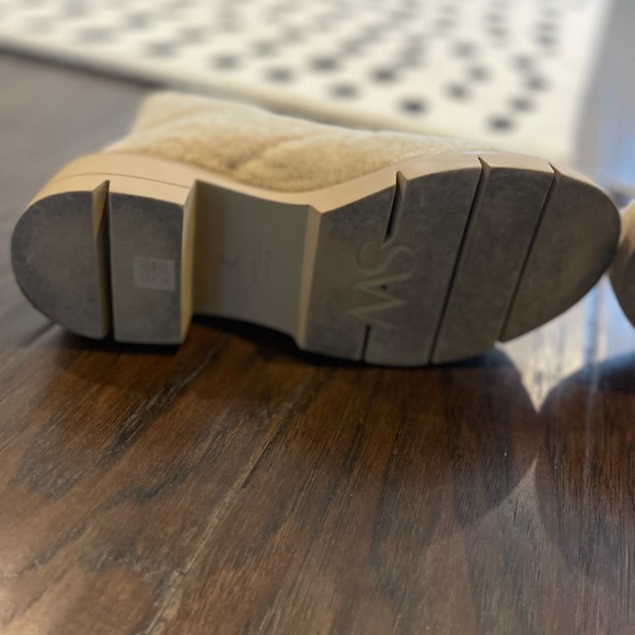 Stuart Weiztman Shearling Lug Boots - Picture 11 of 15